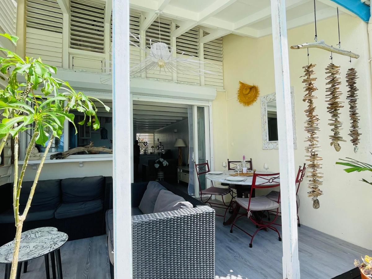 Blue Lagoon, Cottage Les Pieds Dans L Eau Terre-De-Haut Exterior foto